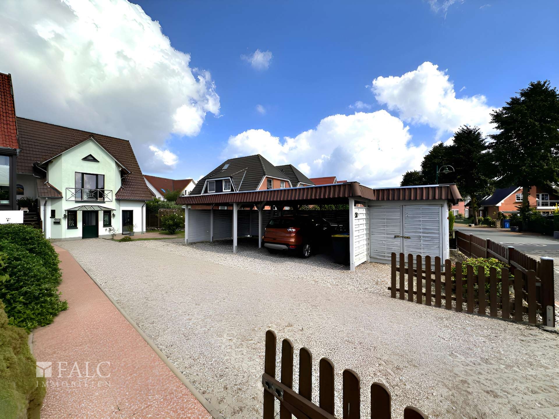 Carport Hofeinfahrt